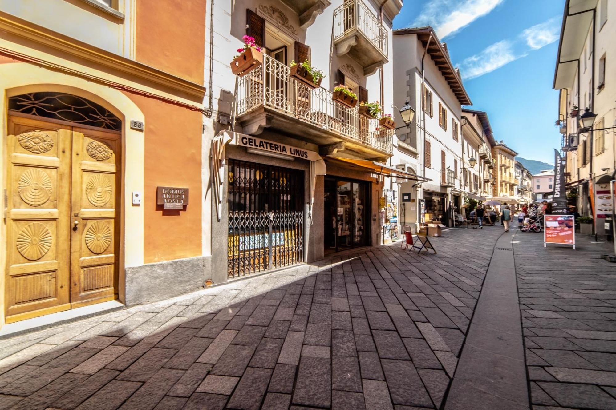Domus Antica Aosta Ξενοδοχείο Εξωτερικό φωτογραφία