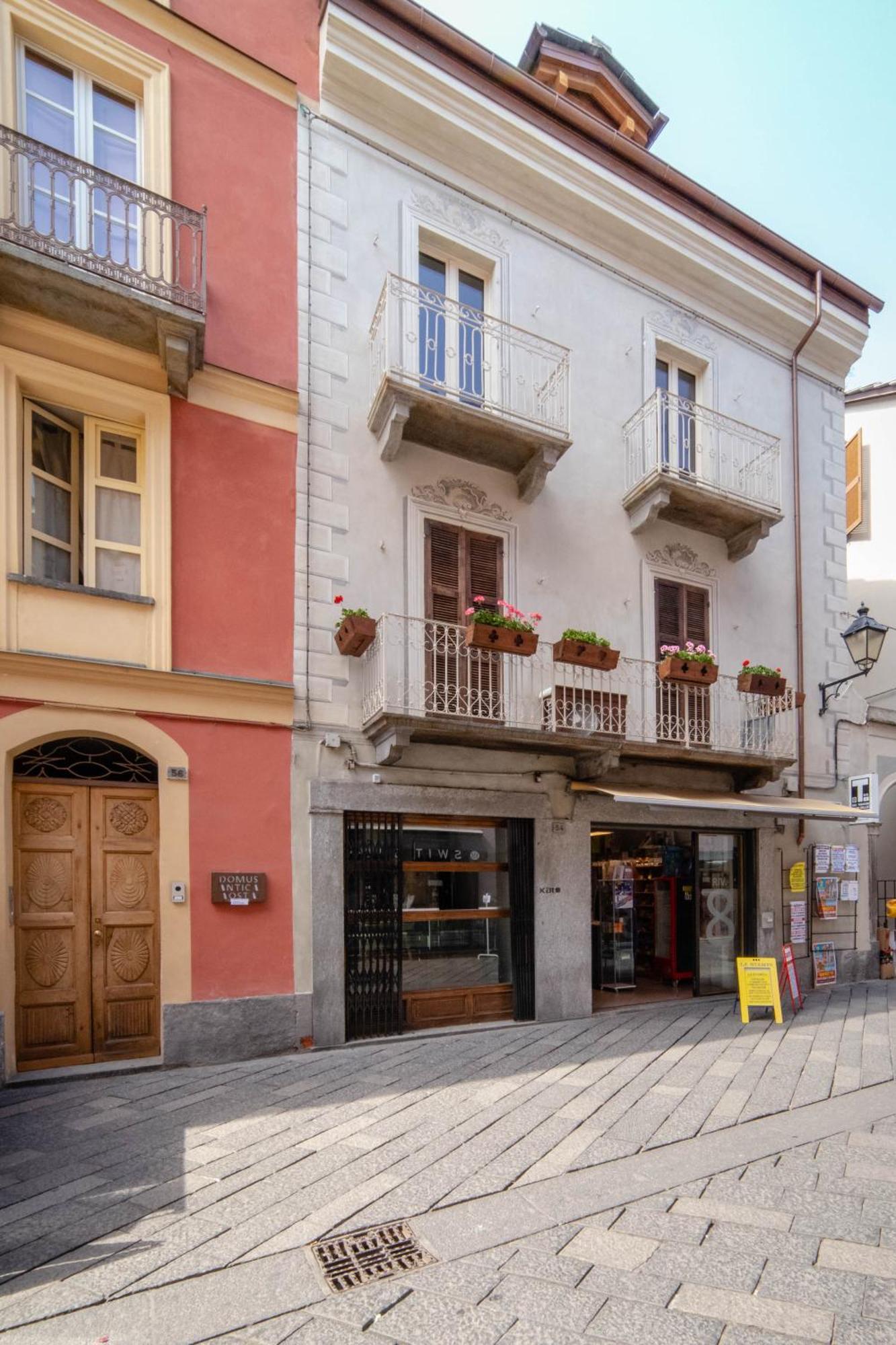 Domus Antica Aosta Ξενοδοχείο Εξωτερικό φωτογραφία