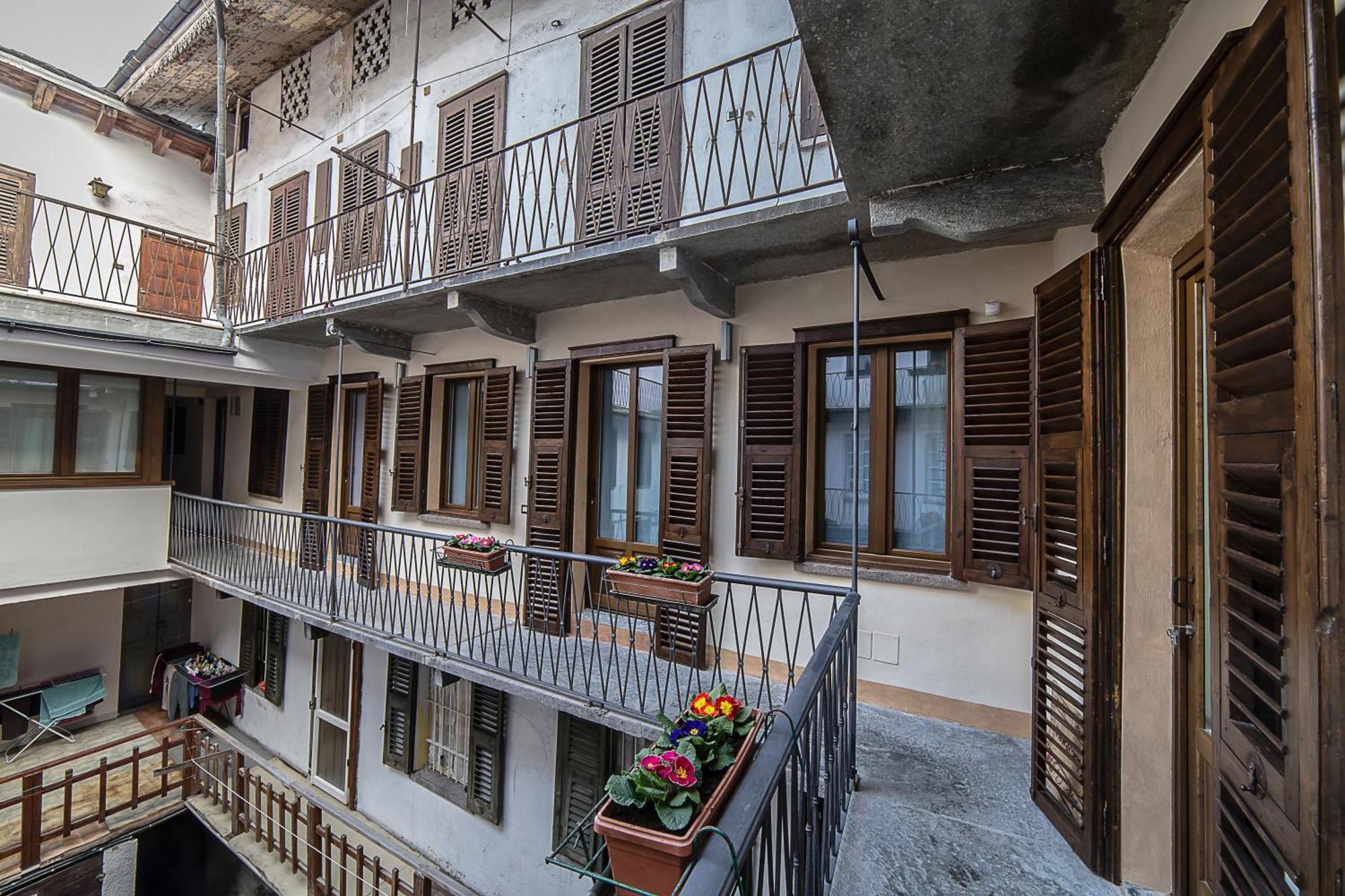 Domus Antica Aosta Ξενοδοχείο Εξωτερικό φωτογραφία